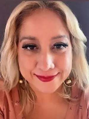 Jacqueline Carranza Headshot 144X